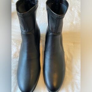 Black Naturalizer booty.